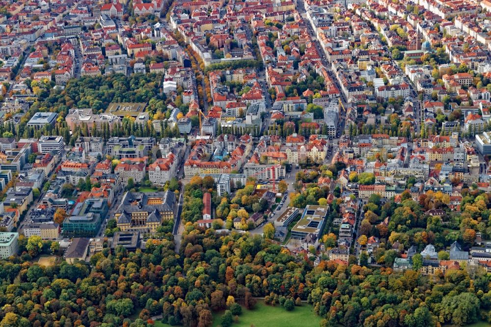 München from above - Overview of the area of a??a??the Leopoldstrasse and Giselastrasse in the district Schwabing in Munich in the federal state of Bavaria, Germany