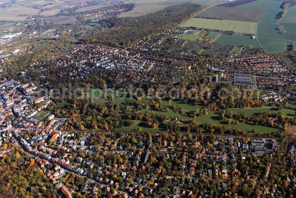 Aerial photograph Weimar - Overview of the park area Ilmpark with autumnally colored trees in Weimar in Thuringia