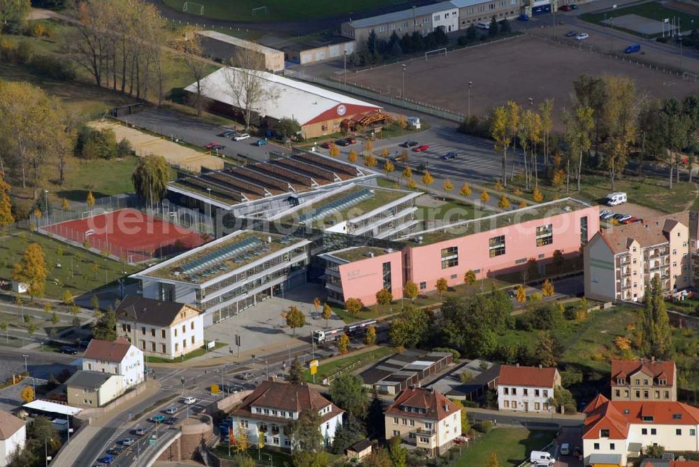 Meißen from above - Blick auf das Berufliche Schulzentrum Meißen am rechtselbischen Brückenkopf der Elbtalbrücke Kontakt: BSZ Meißen in der Goethestraße 21, 01662 Meißen - Telefon: 03521 72830 (Mo - Fr 7 - 14 Uhr)