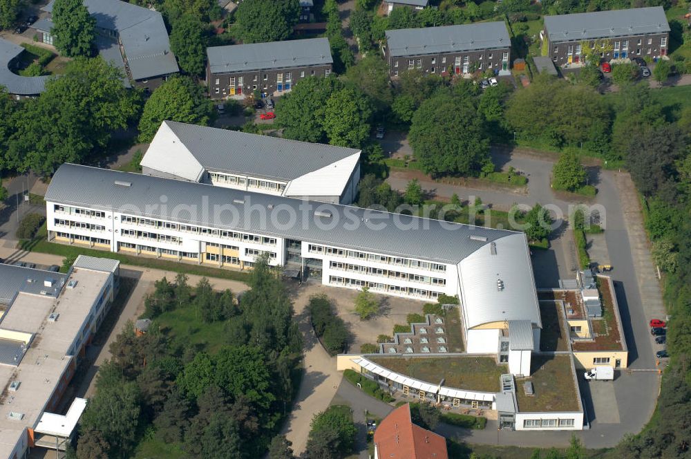 Potsdam from the bird's eye view: Blick auf das Areal des Berufsbildungswerk im Oberlinhaus an der Steinstrasse 80-84 in Potsdam-Babelsberg. View of the area of the Vocational Training Center in Oberlinhouse on the stone road 80-84 in Potsdam-Babelsberg.