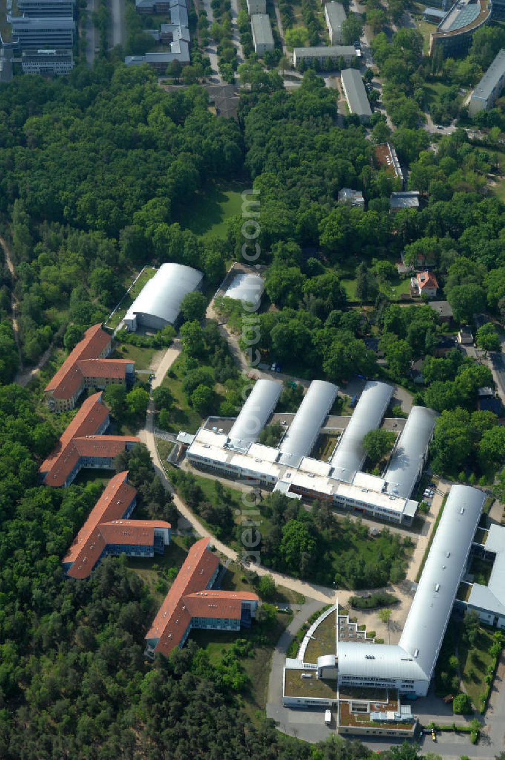 Potsdam from the bird's eye view: Blick auf das Areal des Berufsbildungswerk im Oberlinhaus an der Steinstrasse 80-84 in Potsdam-Babelsberg. View of the area of the Vocational Training Center in Oberlinhouse on the stone road 80-84 in Potsdam-Babelsberg.