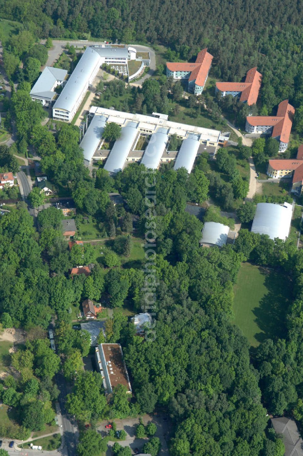 Aerial photograph Potsdam - Blick auf das Areal des Berufsbildungswerk im Oberlinhaus an der Steinstrasse 80-84 in Potsdam-Babelsberg. View of the area of the Vocational Training Center in Oberlinhouse on the stone road 80-84 in Potsdam-Babelsberg.