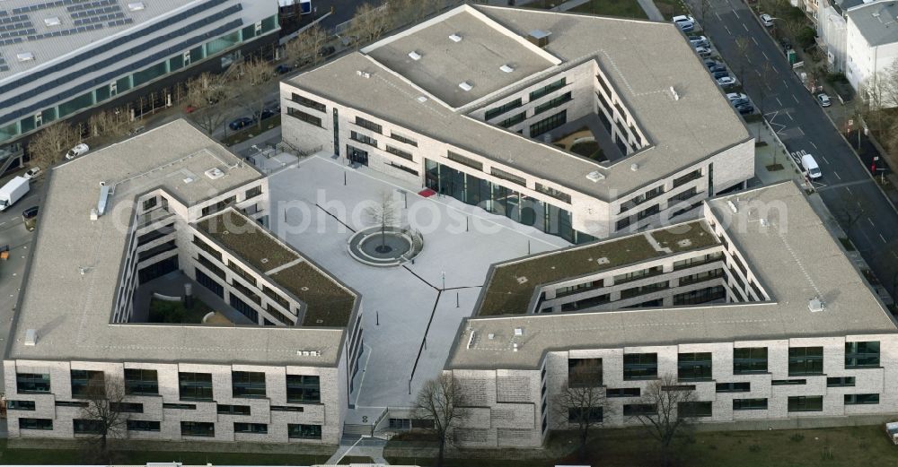 Aerial photograph Hamburg - New building of a vocational school between Anckelmannstreet and Ausschlaeger Weg in the district Borgfelde in Hamburg