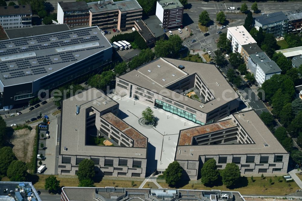 Hamburg from above - New building of a vocational school between Anckelmannstreet and Ausschlaeger Weg in the district Borgfelde in Hamburg