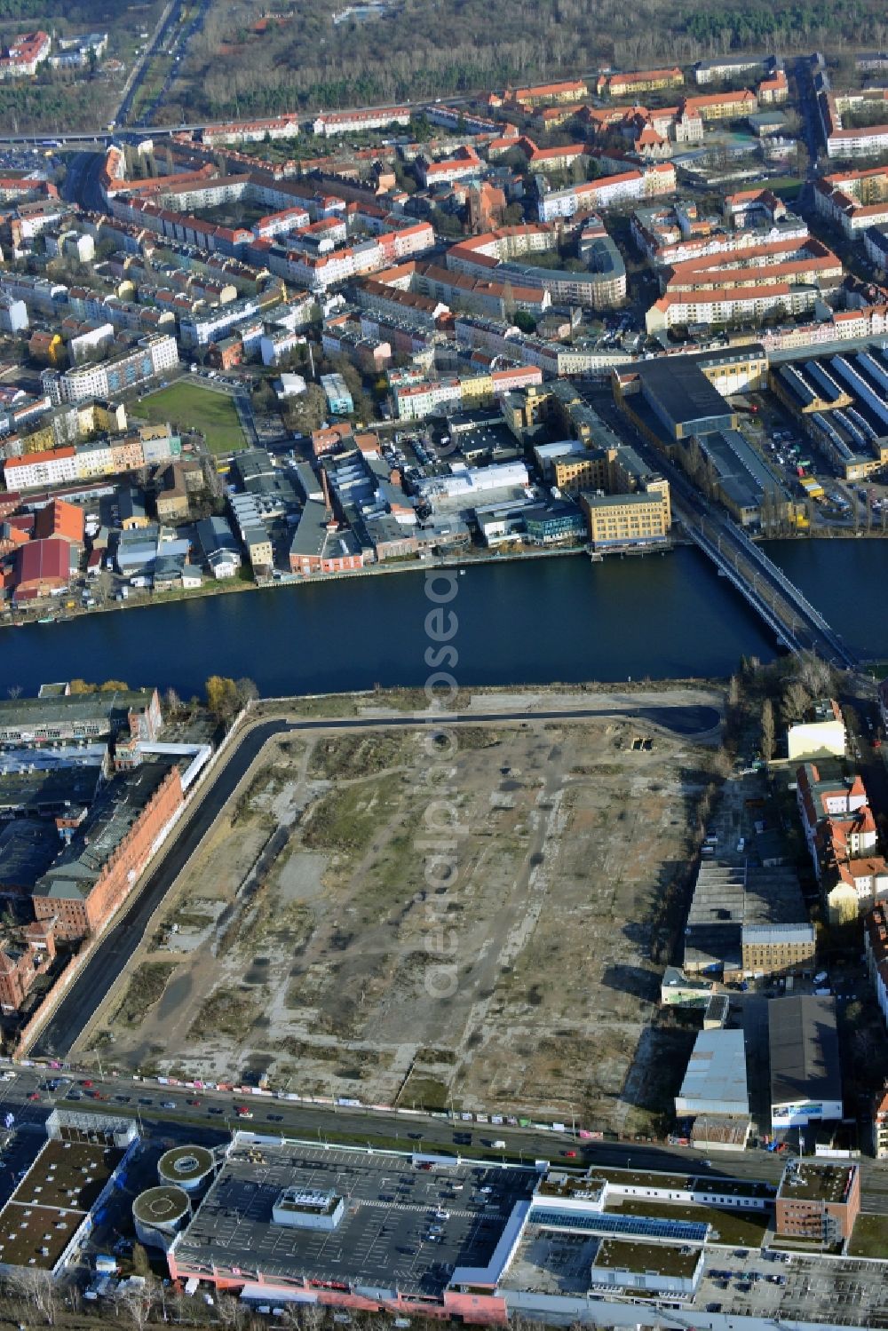 Aerial image Berlin Schöneweide - Industrial wasteland - Building land in the former industrial area in Niederschoeneweide in Berlin