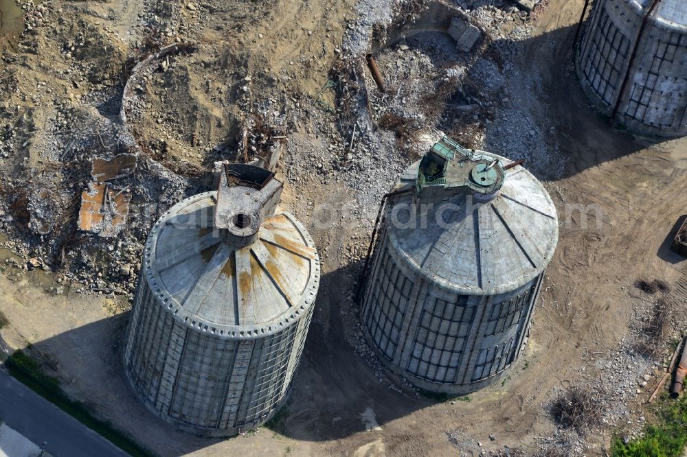 Aerial image Berlin Falkenberg Hohenschönhausen - View Cleared site on the ruins of the digesters and clarifiers of Falkenberg treatment plant in the district Hohenschonhausen - Marzahn in Berlin. The area is a developing area with commercial and industrial development to the CleanTech Business Park Berlin - Marzahn be expanded