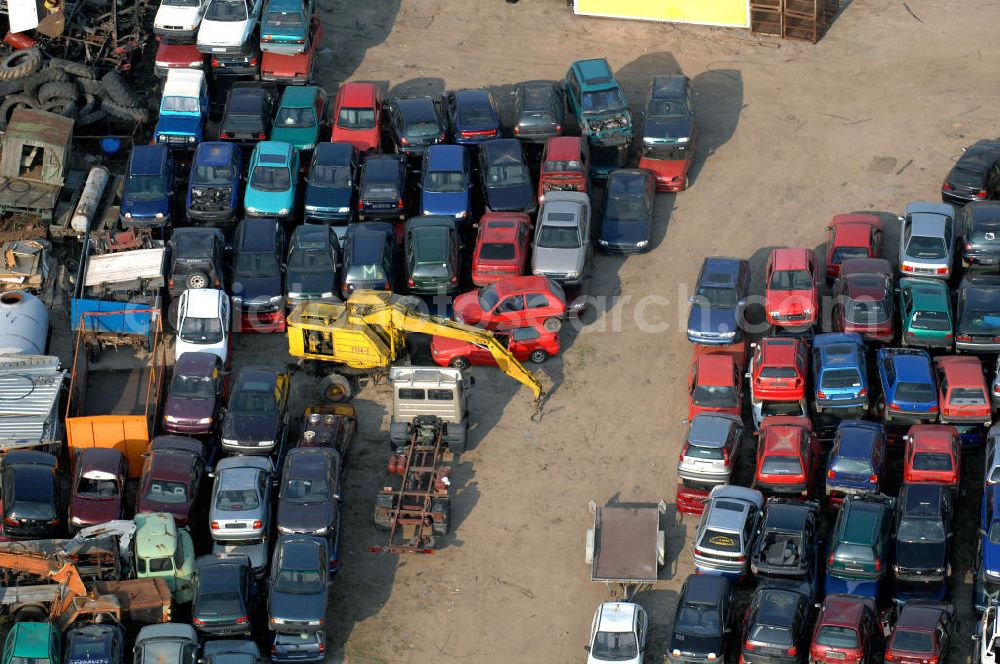 WESTHAUSEN from the bird's eye view: Blick auf die auf Grund der sogenannten Abwrackprämie übervollen Lagerflächen der Autoverwertung Gerhard Hufland an der Hauptstrasse 67 in 99869 Westhausen in Thüringen (Tel.: 036255 81455)