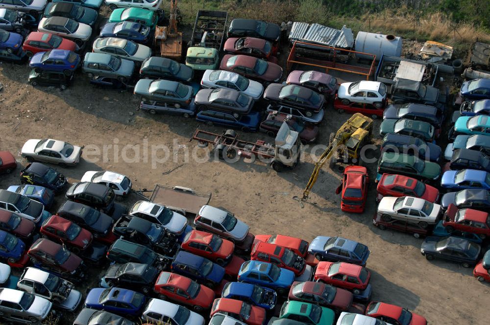 Aerial photograph WESTHAUSEN - Blick auf die auf Grund der sogenannten Abwrackprämie übervollen Lagerflächen der Autoverwertung Gerhard Hufland an der Hauptstrasse 67 in 99869 Westhausen in Thüringen (Tel.: 036255 81455)