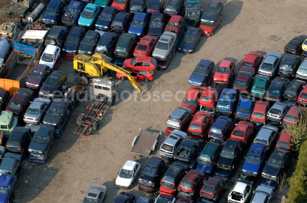 WESTHAUSEN from the bird's eye view: Blick auf die auf Grund der sogenannten Abwrackprämie übervollen Lagerflächen der Autoverwertung Gerhard Hufland an der Hauptstrasse 67 in 99869 Westhausen in Thüringen (Tel.: 036255 81455)