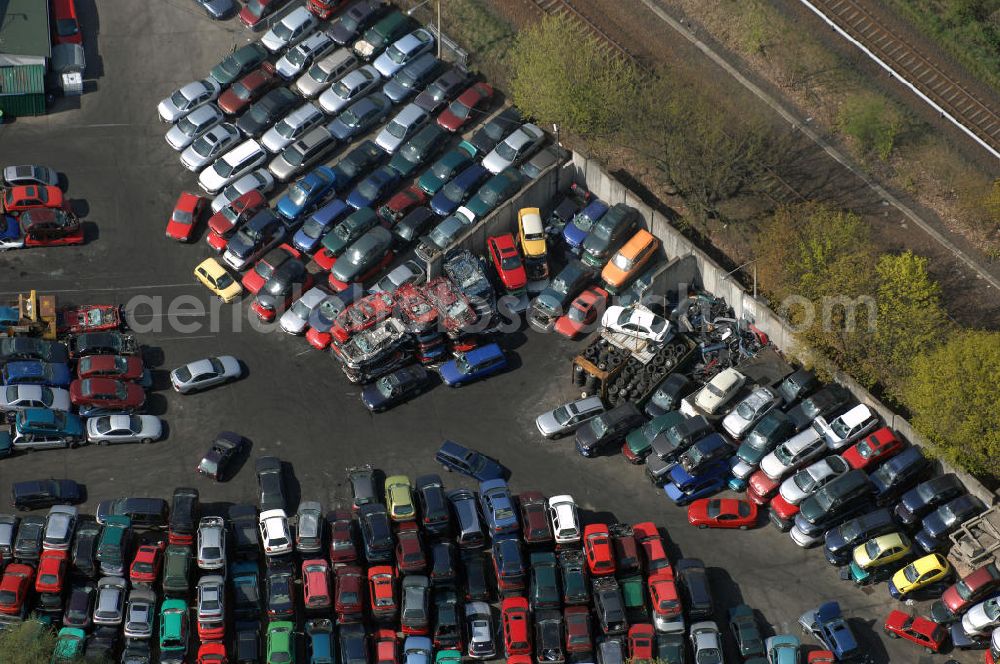 NEUENHAGEN from the bird's eye view: Blick auf die auf Grund der sogenannten Abwrackprämie übervollen Lagerflächen der Autoverwertung PRIES & FRIESE am Rosa-Luxemburg-Damm 1 in 15366 Neuenhagen - Fredersdorf Tel.: 03342-234480