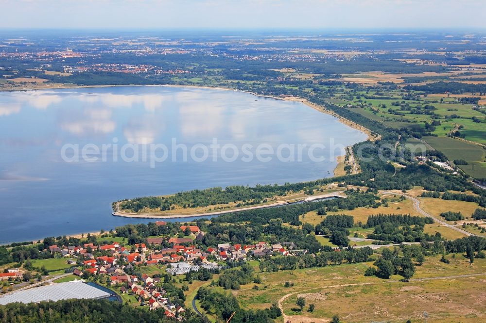 Aerial image Görlitz - The lake Berzdorfer of Hagenwerder on the southern border town of Görlitz in Saxony. It originated from the flooding of the rest of the hole former lignite mine Berzdorf