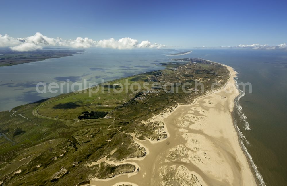 Aerial photograph Norderney - Visitors on the sandy beach of the island of Norderney in the North Sea in Lower Saxony