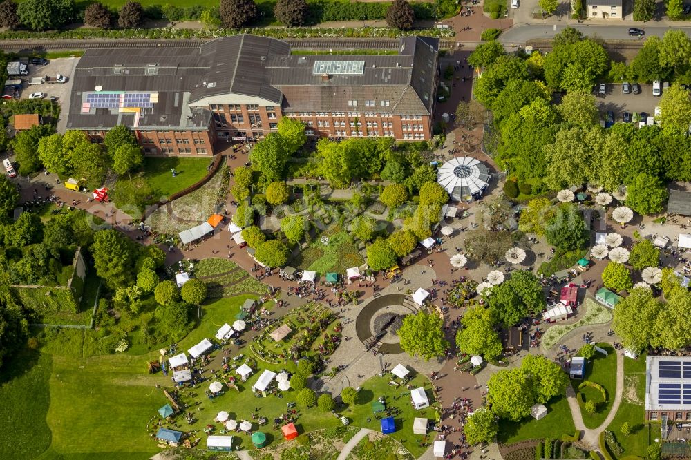 Aerial photograph Hamm - Number of visitors at a garden party in the Maxi Park in Hamm in North Rhine-Westphalia