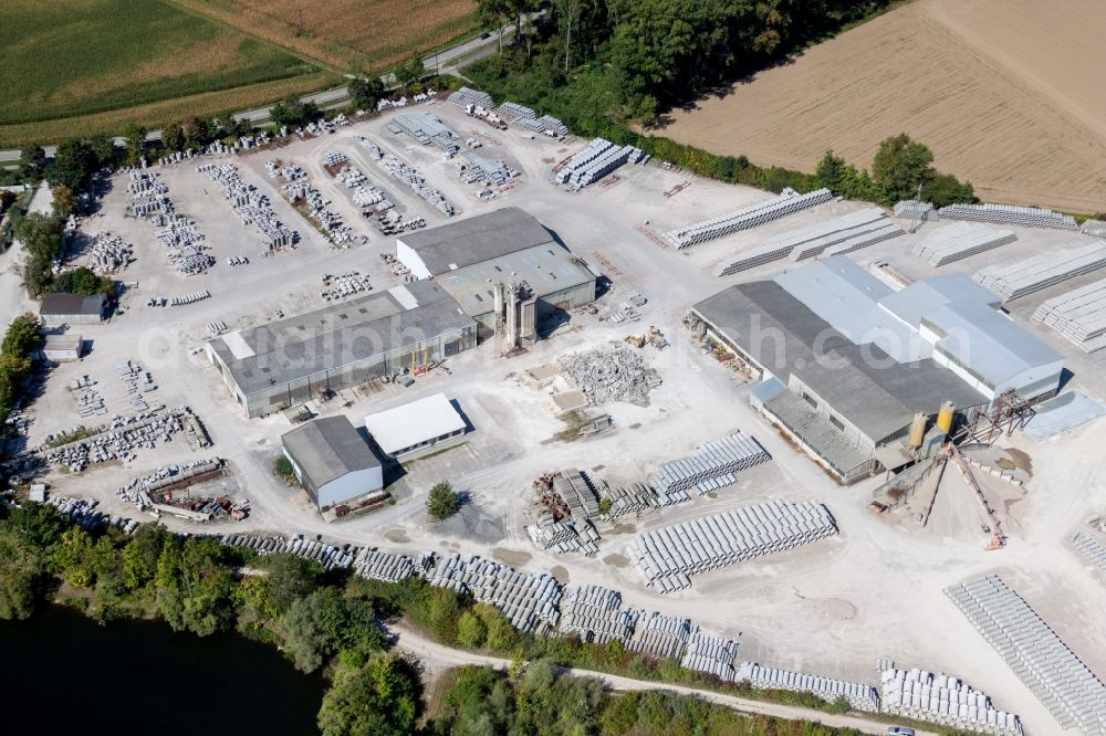 Kuhardt from the bird's eye view: Mixed concrete and building materials factory of Finger Beton Kuhardt GmbH & Co. KG in Kuhardt in the state Rhineland-Palatinate, Germany