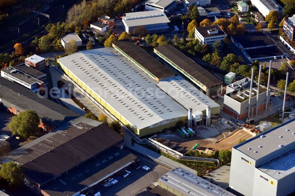 Hamburg from above - Mixed concrete and building materials factory of Spezial-Beton GmbH on Grosse Bahnstrasse in the district Altona in Hamburg, Germany