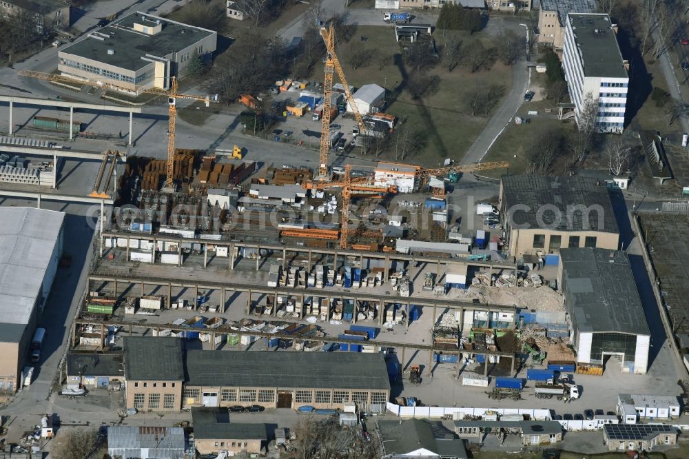 Aerial image Berlin - Mixed concrete and building materials factory of Dahme Fertigteile GmbH on Gruenauer Strasse in the district Bezirk Treptow-Koepenick in Berlin