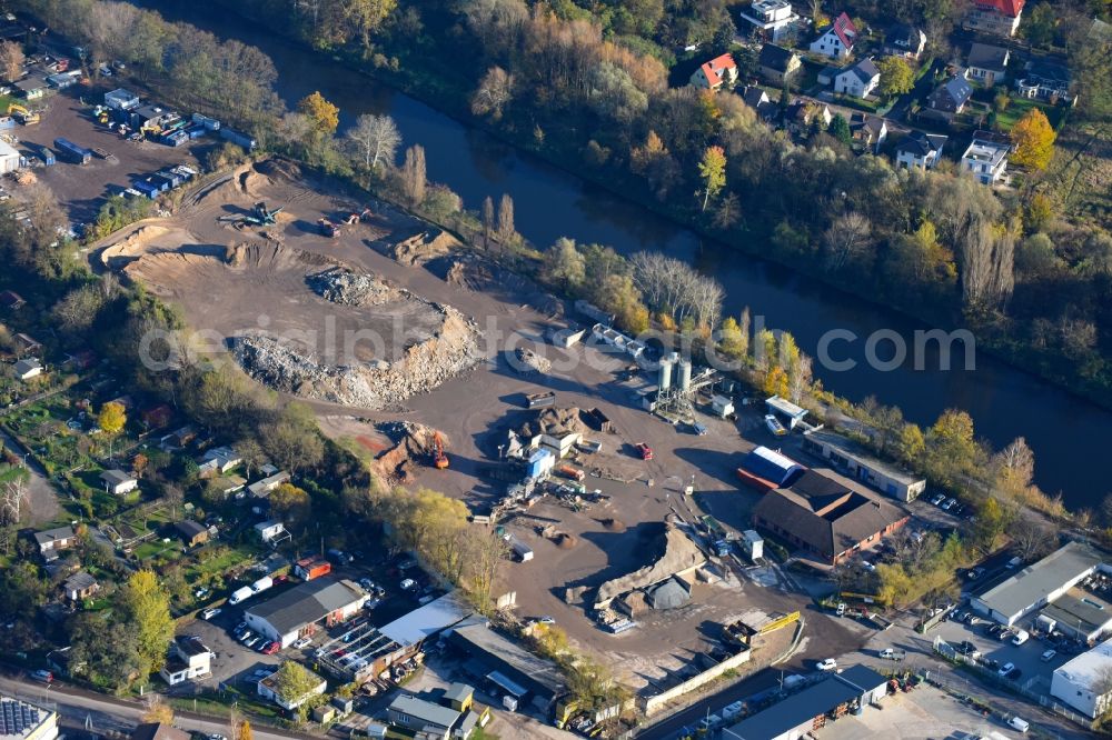 Berlin from the bird's eye view: Mixed concrete and building materials factory Am Stichkanal in the district Steglitz in Berlin, Germany