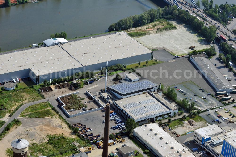 Aerial image Frankfurt am Main - Betriebsgelände mit Bioabfallbehandlungsanlage der FES Frankfurter Entsorgungs- und Service GmbH an der Peter-Behrens-Straße 8 in Frankfurt am Main in Hessen. Company grounds with biological waste treatment facility in Frankfurt on the Main in Hesse.