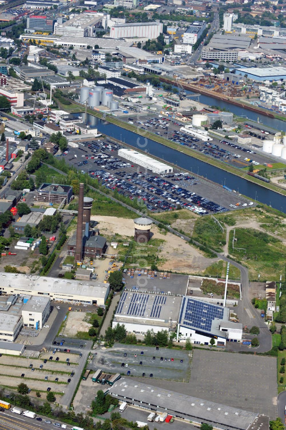 Aerial image Frankfurt am Main - Betriebsgelände mit Bioabfallbehandlungsanlage der FES Frankfurter Entsorgungs- und Service GmbH an der Peter-Behrens-Straße 8 in Frankfurt am Main in Hessen. Company grounds with biological waste treatment facility in Frankfurt on the Main in Hesse.