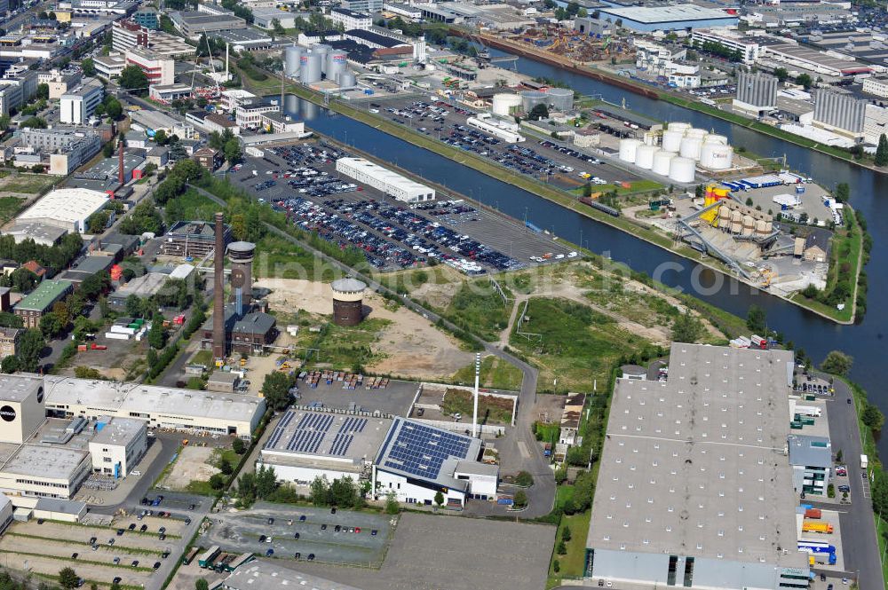 Aerial photograph Frankfurt am Main - Betriebsgelände mit Bioabfallbehandlungsanlage der FES Frankfurter Entsorgungs- und Service GmbH an der Peter-Behrens-Straße 8 in Frankfurt am Main in Hessen. Company grounds with biological waste treatment facility in Frankfurt on the Main in Hesse.