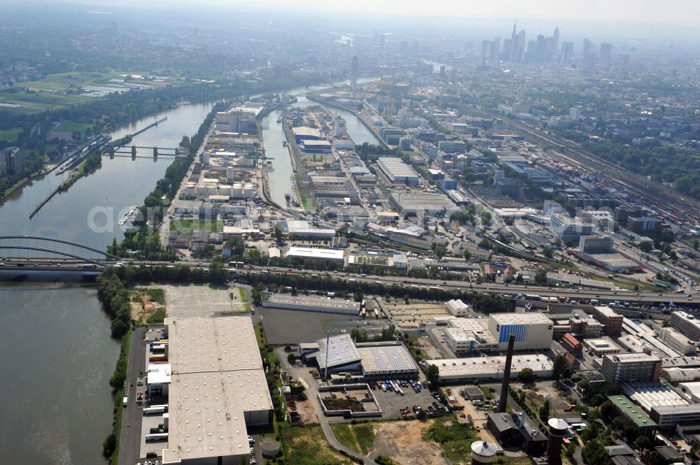 Aerial photograph Frankfurt am Main - Betriebsgelände mit Bioabfallbehandlungsanlage der FES Frankfurter Entsorgungs- und Service GmbH an der Peter-Behrens-Straße 8 in Frankfurt am Main in Hessen. Company grounds with biological waste treatment facility in Frankfurt on the Main in Hesse.