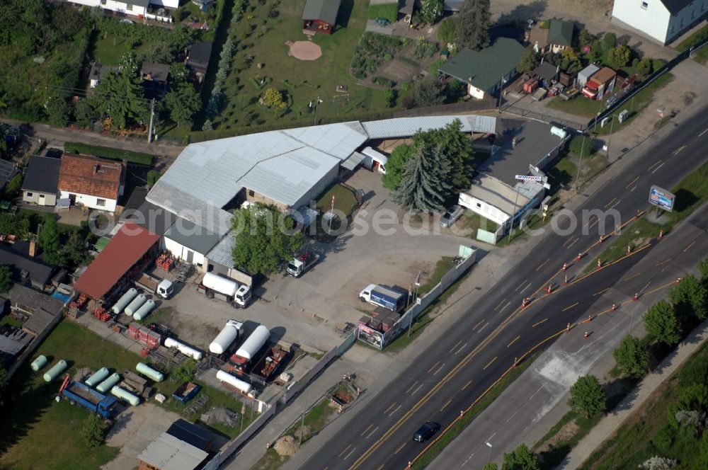 Aerial photograph Berlin - Company grounds Liquefied petroleum gas service at the A-Road B1 in Berlin-Biesdorf