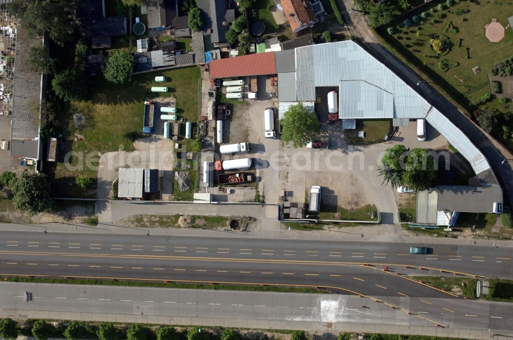 Berlin from the bird's eye view: Company grounds Liquefied petroleum gas service at the A-Road B1 in Berlin-Biesdorf