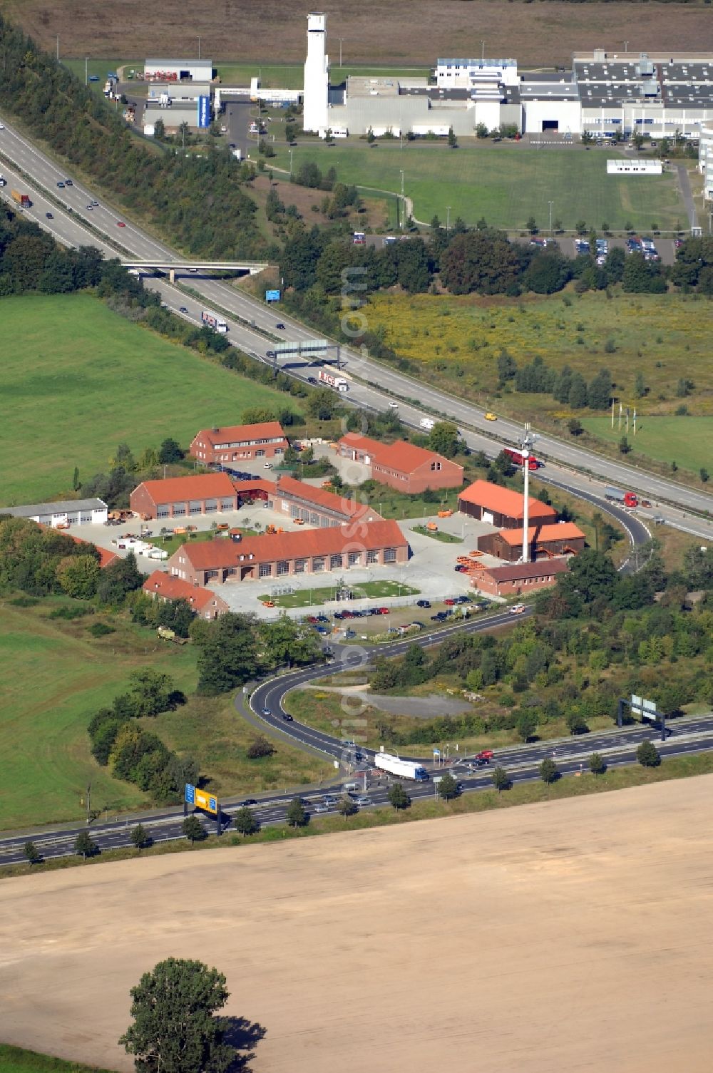 Aerial photograph Rangsdorf - Site of the depot of the Autobahnmeisterei of Landesbetrieb Strassenwesen at the southern Berliner Ring motorway A10 in Rangsdorf in the state Brandenburg