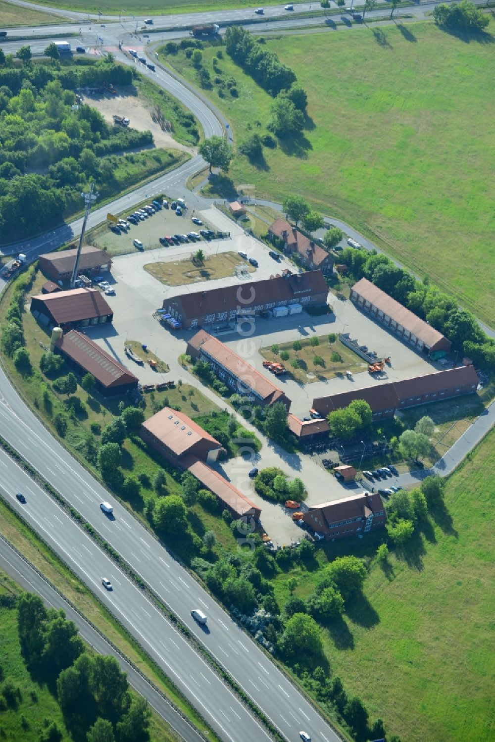 Aerial photograph Rangsdorf - Depot of the motorway maintenance Rangsdorf on the Berliner Ring motorway A10 - E30 in Rangsdorf in Brandenburg