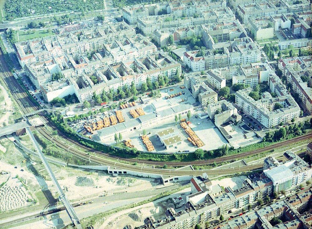 Berlin - Prenzlauer - Berg from the bird's eye view: Betriebshof der Berliner Stadtreinigungsbetriebe (A2) an der Malmöer Straße 26 b in 10439 Berlin (Tel.: 030-75921104).