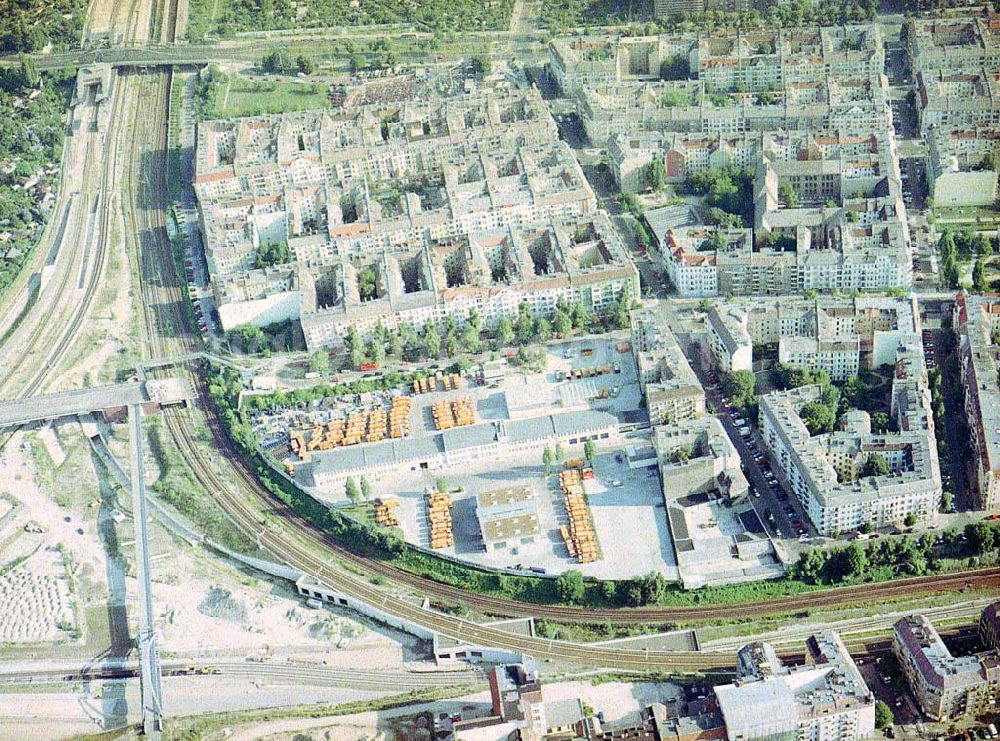 Aerial image Berlin - Prenzlauer - Berg - Betriebshof der Berliner Stadtreinigungsbetriebe (A2) an der Malmöer Straße 26 b in 10439 Berlin (Tel.: 030-75921104).