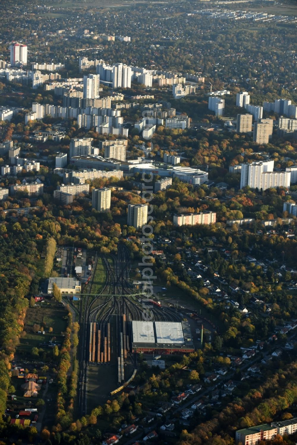 Berlin from the bird's eye view: Site of the depot of the Betriebswerkstatt BVG am Schlosserweg in Berlin