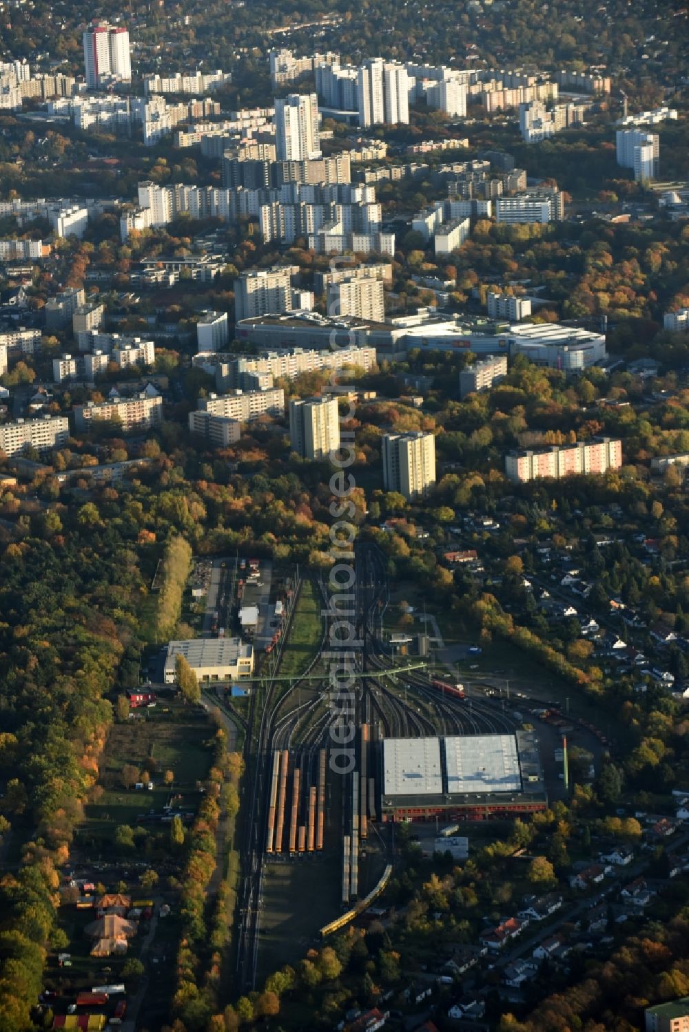 Aerial photograph Berlin - Site of the depot of the Betriebswerkstatt BVG am Schlosserweg in Berlin