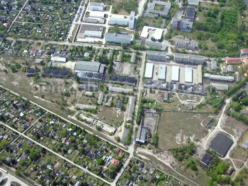 Aerial image Berlin - Site of the depot of the of BORAMTEC Bohr & Rammtechnik Berlin GmbH on Koepenicker Allee in the district Karlshorst in Berlin, Germany