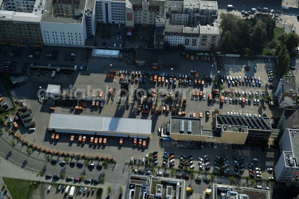 Aerial photograph Berlin - Site of the depot of the BSR Berliner Stadtreinigung on Muehlenstrasse in Berlin in Germany