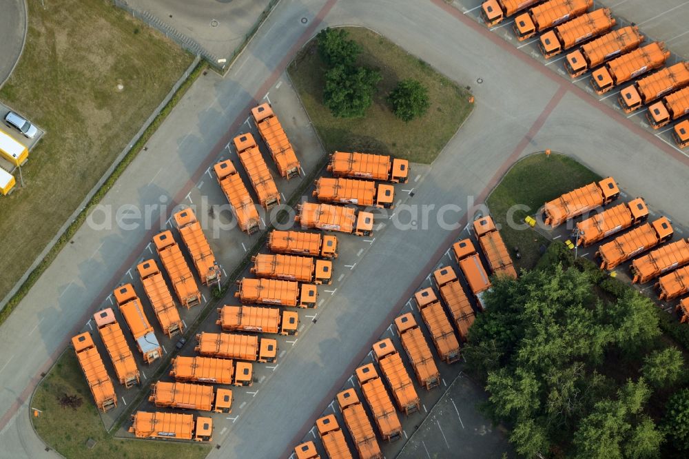 Berlin from the bird's eye view: Site of the depot of the BSR Berliner Stadtreinigungsbetriebe im Stadtteil Britz in Berlin in Germany