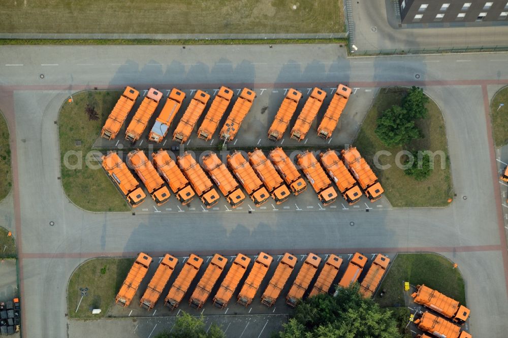 Aerial image Berlin - Site of the depot of the BSR Berliner Stadtreinigungsbetriebe im Stadtteil Britz in Berlin in Germany