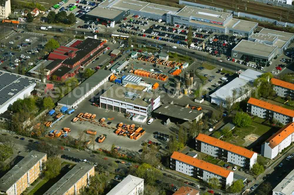 Aerial photograph Berlin - Site of the depot of the BSR Recyclinghof Brunsbuetteler Damm in the district Spandau in Berlin, Germany