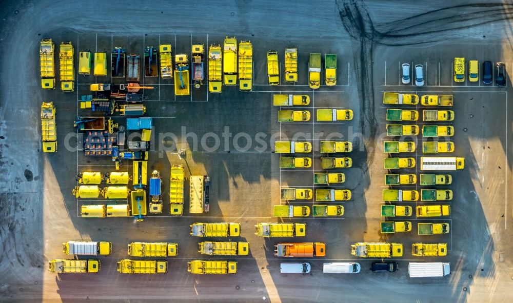 Dortmund from the bird's eye view: Site of the depot of the DOLOG - Dortmander Logistik- and Objektbaugesellschaft mbH on Sanderweg in Dortmund at Ruhrgebiet in the state North Rhine-Westphalia, Germany