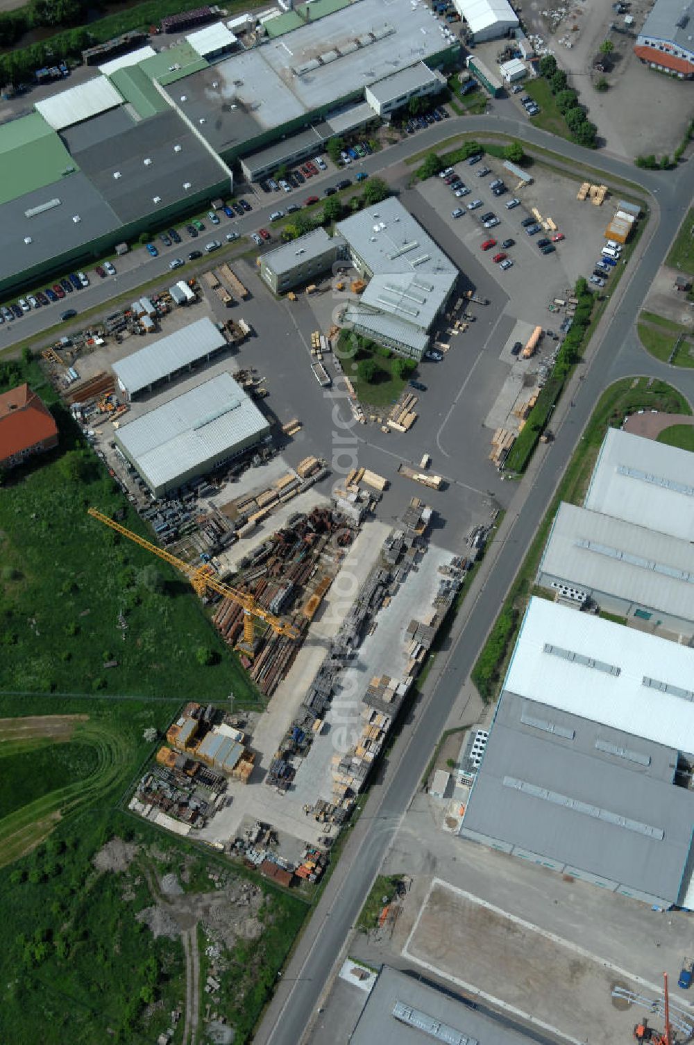 Oebisfelde from above - Blick auf den Betriebshof der EUROVIA Beton GmbH am Gewerbegebiet West 7 in 39646 Oebisfelde in Sachsen-Anhalt. Die EUROVIA Infrastructure GmbH ist ein führendes Unternehmen im Verkehrswegebau. View of the depot, the concrete EUROVIA Infrastructure GmbH on industrial West 7 in 39646 Oebisfelde in Saxony-Anhalt. The EUROVIA Infrastructure GmbH is a leading company in road construction.