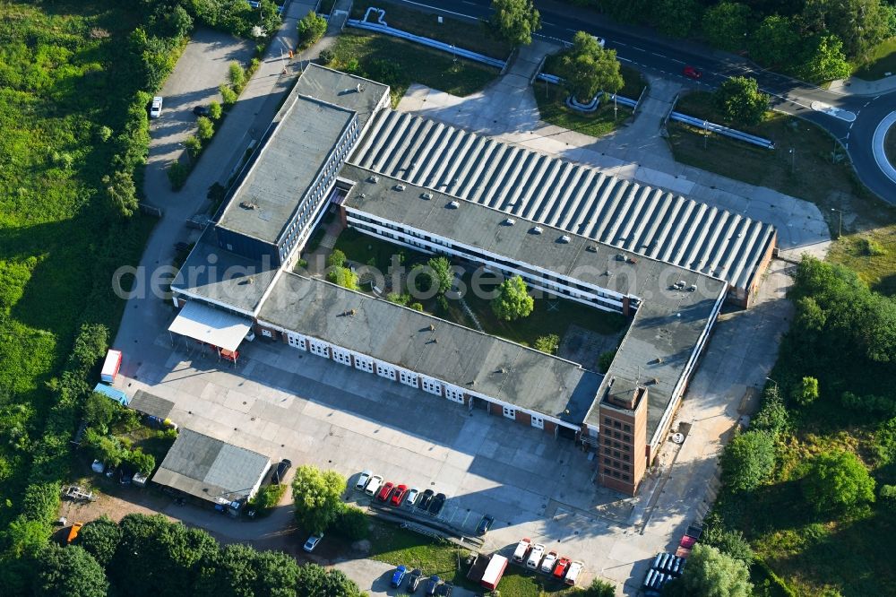 Aerial photograph Rostock - Grounds of the fire depot on Erich-Schlesinger-Strasse in Rostock in the state Mecklenburg - Western Pomerania, Germany