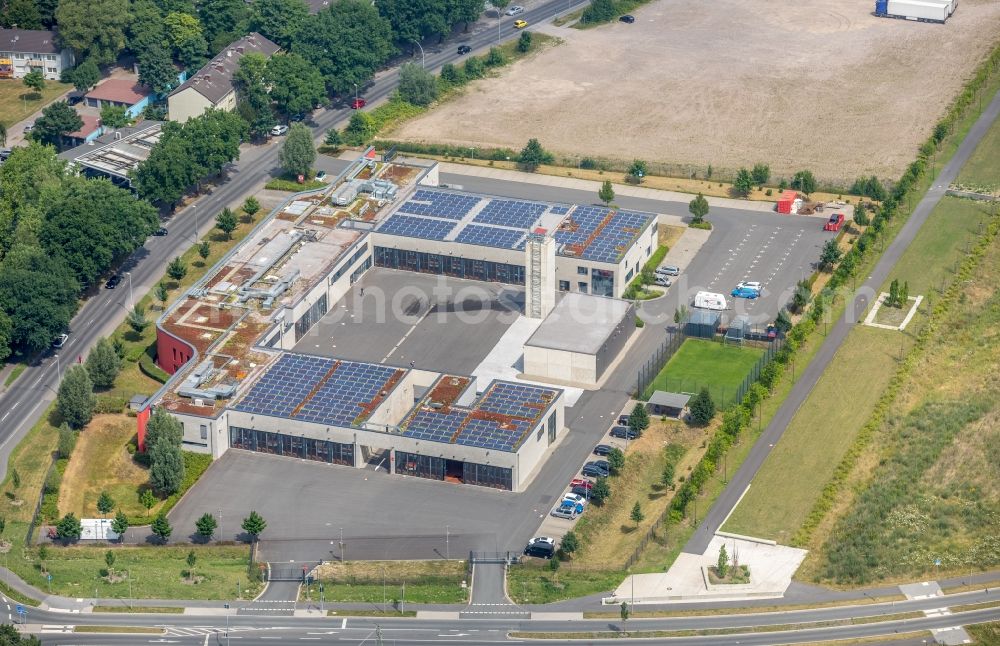 Aerial image Dinslaken - Grounds of the fire depot on on Huenxer Str. in Dinslaken in the state North Rhine-Westphalia, Germany