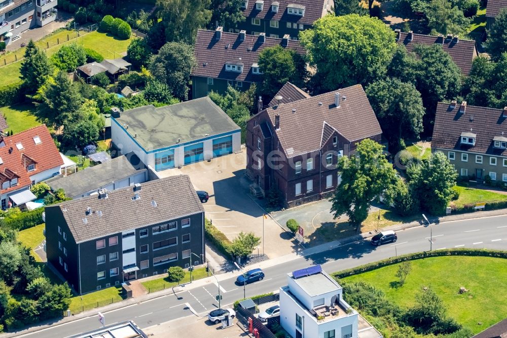 Aerial photograph Hattingen - Grounds of the fire depot of volunteer firefighters Hattingen, fire truck Niederwenigern at Burgaltendorfer street 4 in Hattingen in North Rhine-Westphalia