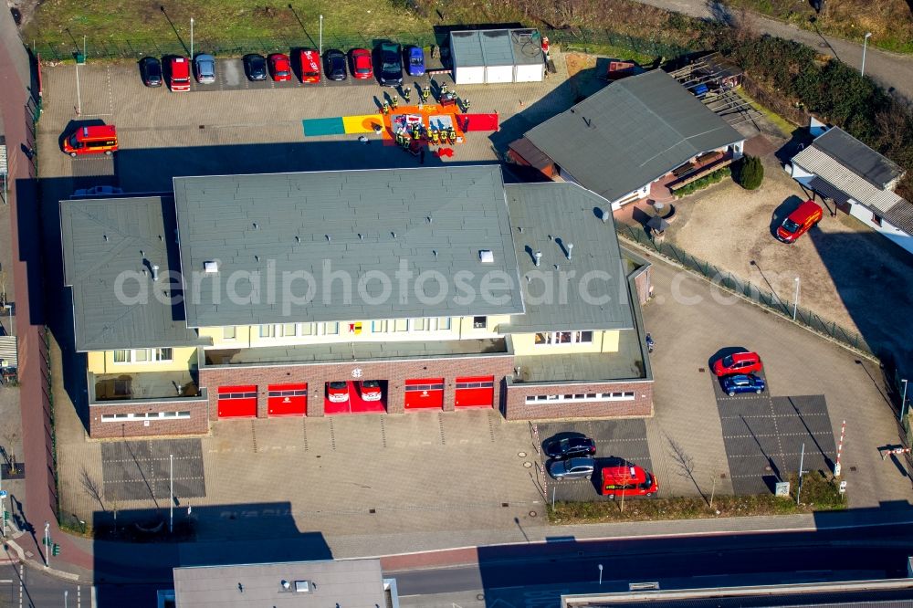 Aerial image Moers - Grounds of the fire depot on Essenberger Strasse in Moers in the state North Rhine-Westphalia