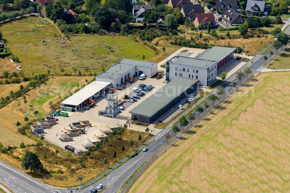 Aerial image Neukirchen-Vluyn - Grounds of the fire depot of Freiwillige Feuerwehr Neukirchen-Vluyn in Neukirchen-Vluyn in the state North Rhine-Westphalia, Germany