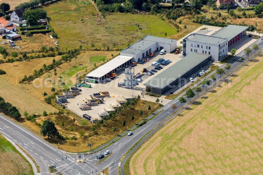 Aerial photograph Neukirchen-Vluyn - Grounds of the fire depot of Freiwillige Feuerwehr Neukirchen-Vluyn in Neukirchen-Vluyn in the state North Rhine-Westphalia, Germany