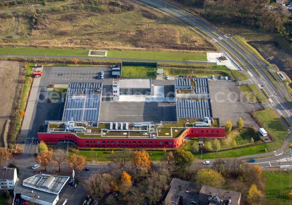 Aerial image Dinslaken - Grounds of the fire depot on Huenxer Strasse in the district Eppinghoven in Dinslaken in the state North Rhine-Westphalia