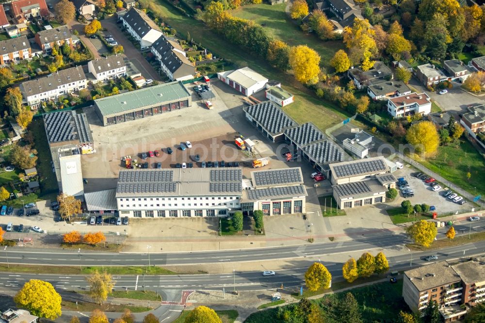 Bottrop from the bird's eye view: Grounds of the fire depot on Feuerwache Bottrop on Hans-Sachs-Strasse in the district Stadtmitte in Bottrop in the state North Rhine-Westphalia