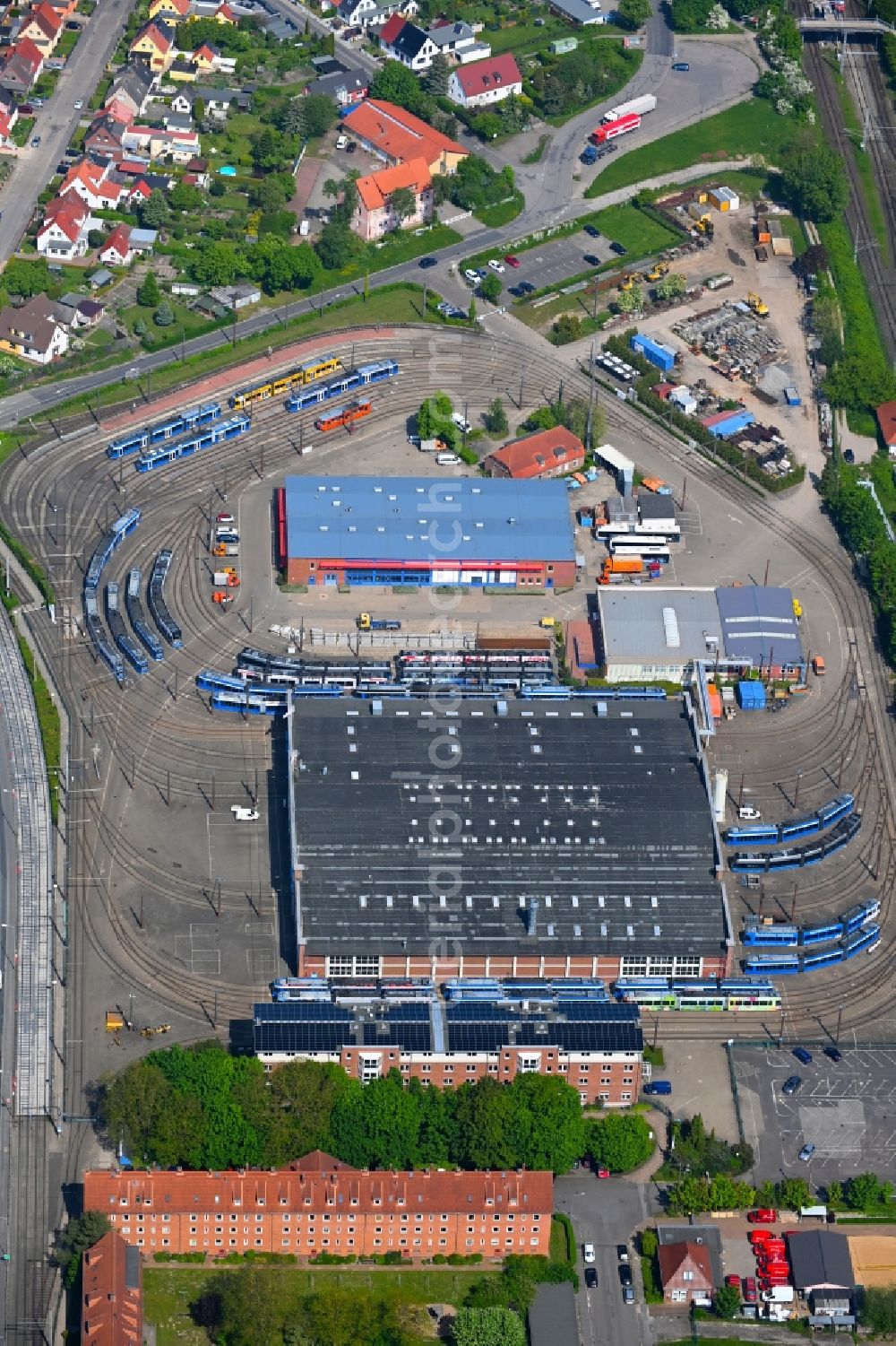 Aerial photograph Rostock - Site of the depot of the der Rostocker Strassenbahn AG on Hamburger Strasse in Rostock in the state Mecklenburg - Western Pomerania, Germany