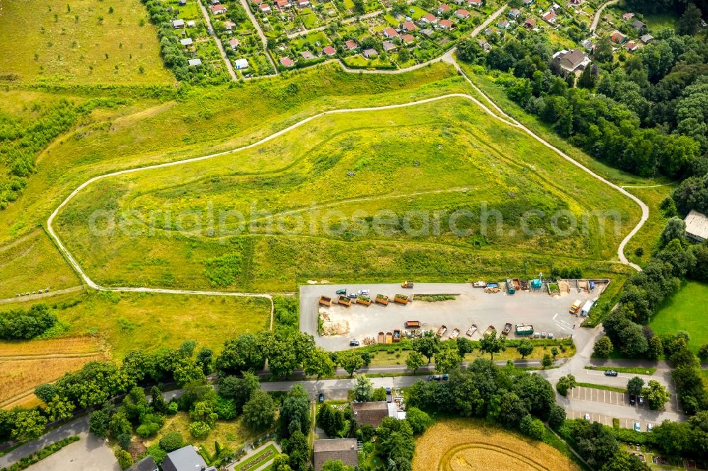 Heiligenhaus from above - Site of the depot of the municipal cemetery at the cemetery road in Heiligenhaus in North Rhine-Westphalia